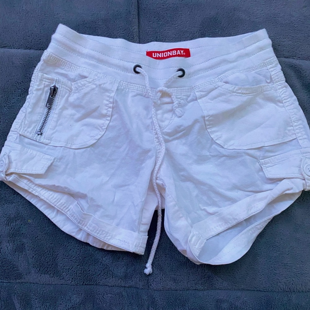 white thin jean shorts